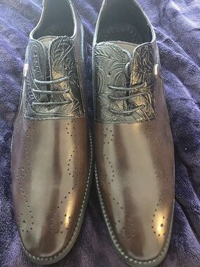 Men's Brown Leather Dress Shoes with Embossed Black Detailing Size 11